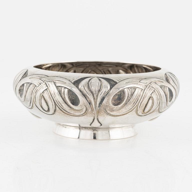 A Norwegian Art Nouveau Silver Bowl, mark of Marius Hammer, Trondheim early 20th century.