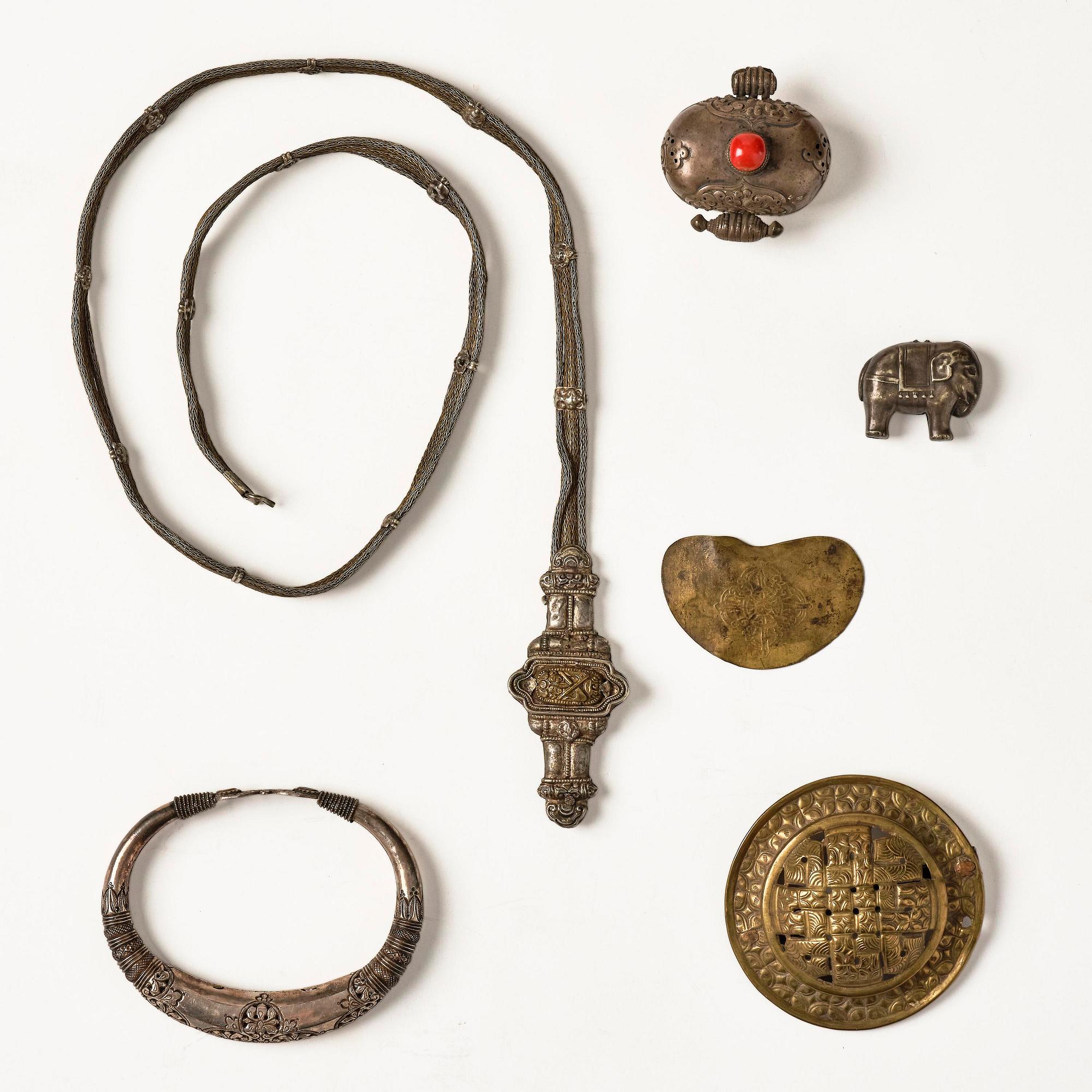 A group lot, Tibet 18/19th century.