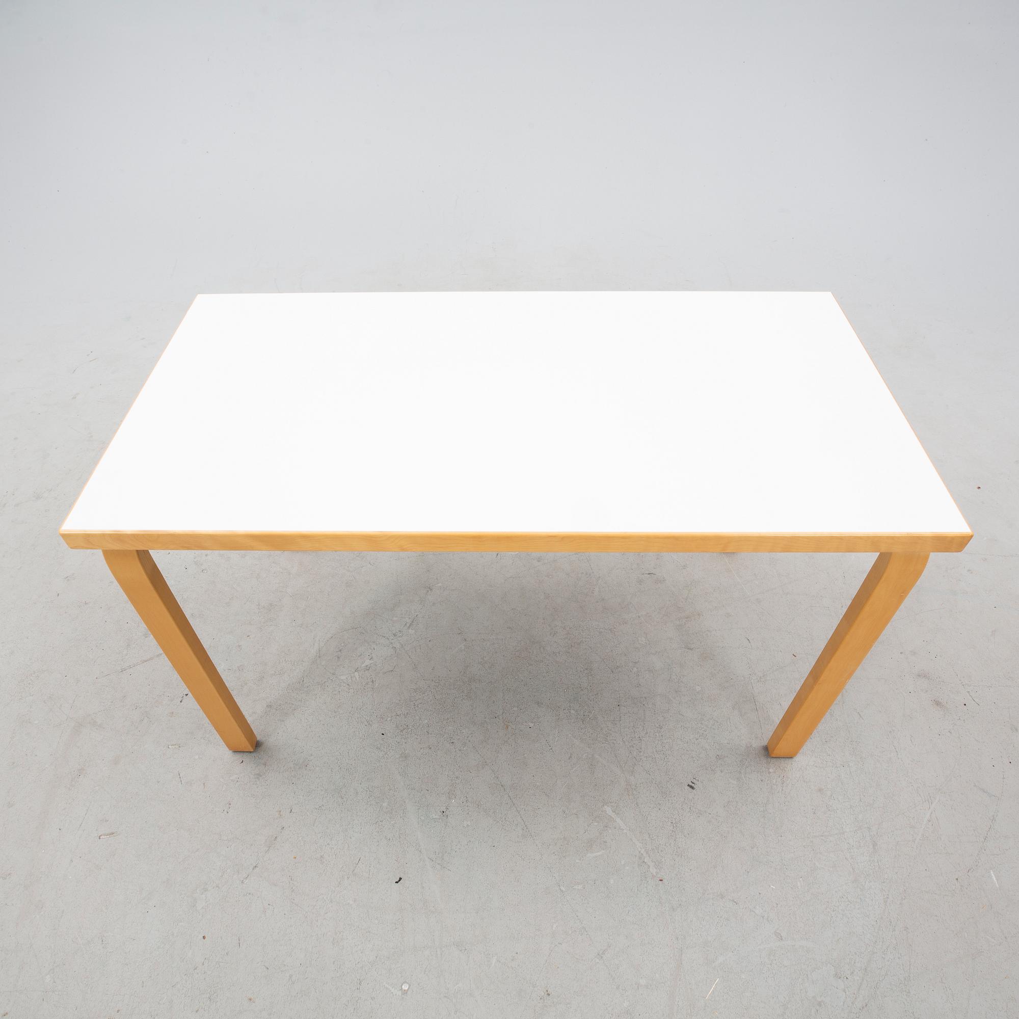 Alvar Aalto, bord, modell 80a, Artek, 2000-tal.