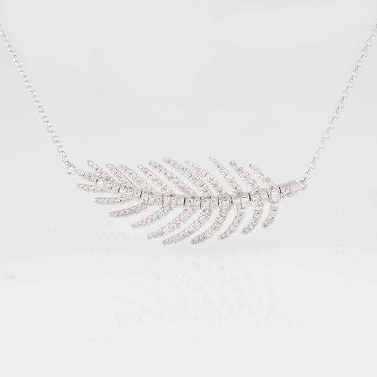 COLLIER, 18K vitguld med briljantslipade diamanter ca 0.80 ct. Vikt 5,2 gram.