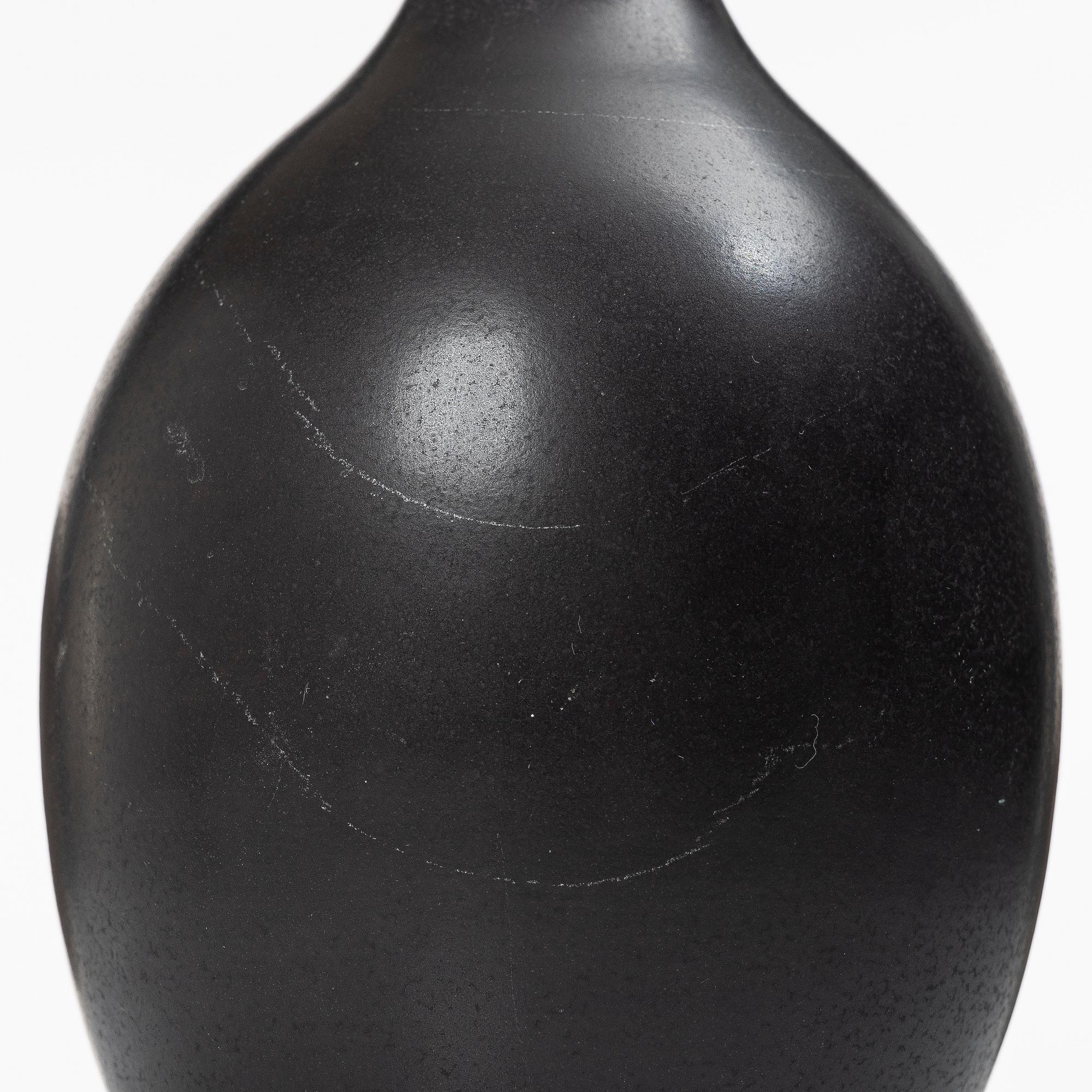 Erich & Ingrid Triller, vases, 3 pieces and 1 dish, Tobo.