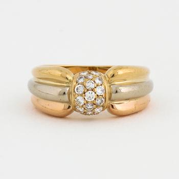 A brilliant cut diamond ring by Cartier.