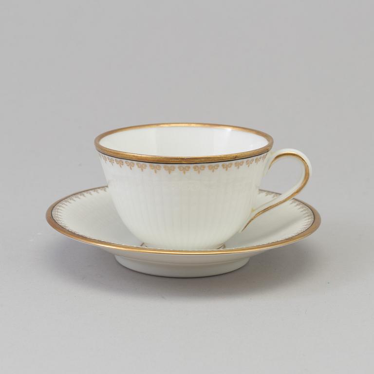 LOUISE ADELBORG, kaffeservis, 44 delar, "Swedish Grace", med guldkant, Rörstrand.