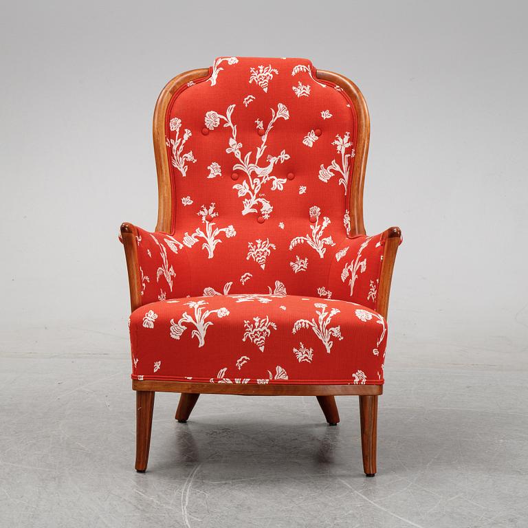 A 'Vår fru' armchair designed by Carl Malmsten, AB OH SJögren, Tranås, second half of the 20th century.