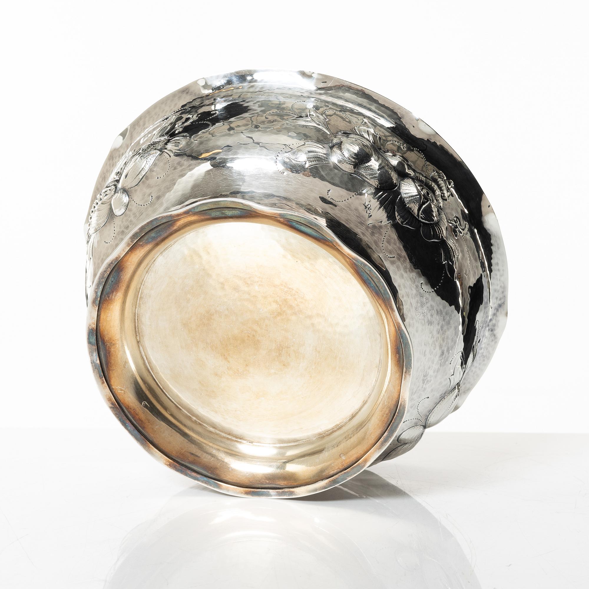 Eric Råström, a silver bowl, CG Råström, Stockholm 1976.