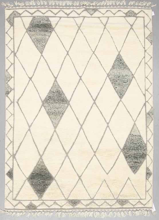 A CARPET, MOROCCO DESIGN, ca 245 x 175 cm.