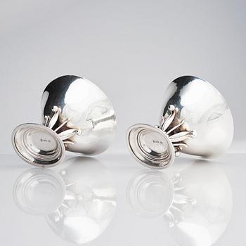 Georg Jensen, a pair of 830/1000 silver bowls, Copenhagen 1915-1919, 830/1000 silver, design nr 6 by Johan Rohde.