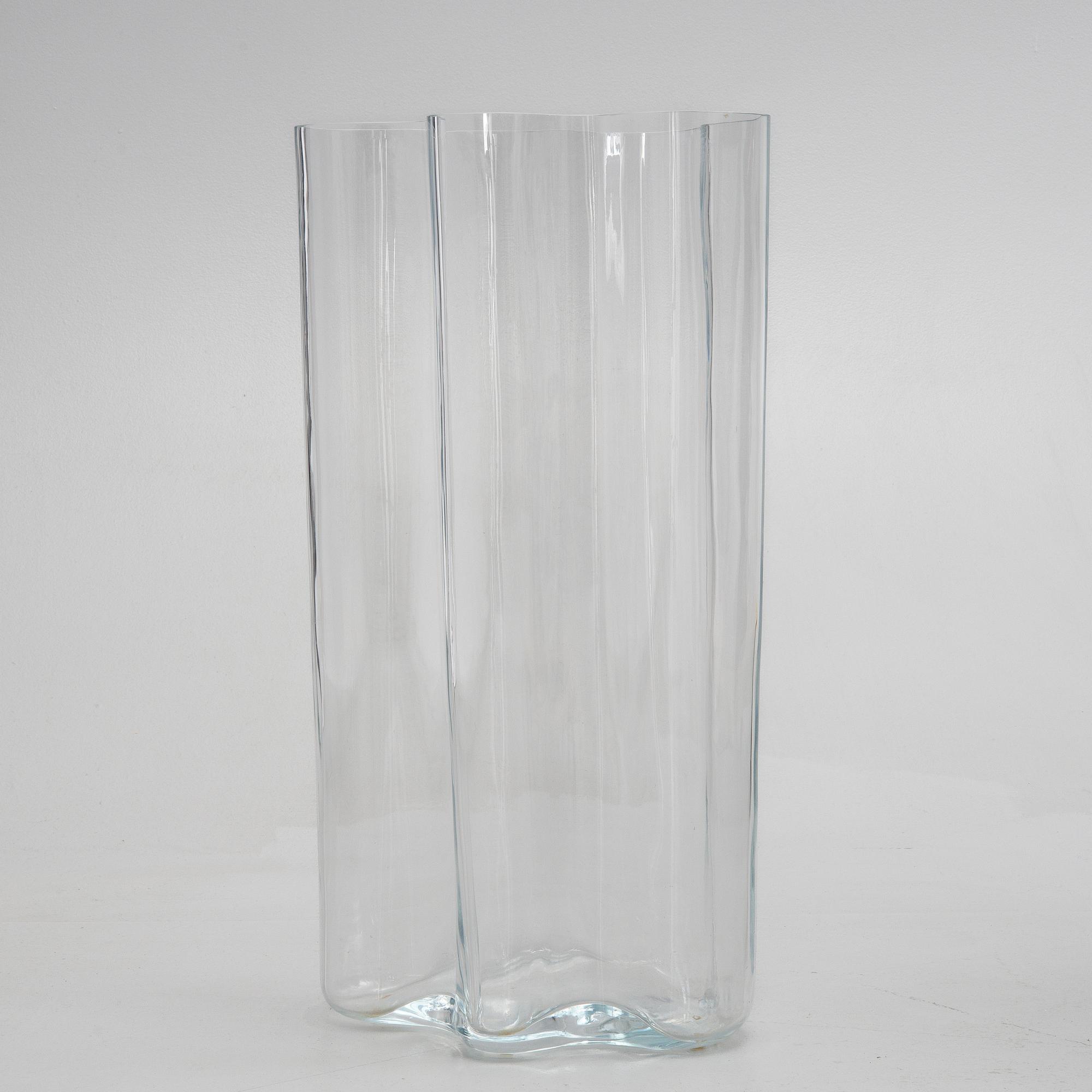 Alvar Aalto, golvvas, glas, Ittala, Finland, ed 12/1998.