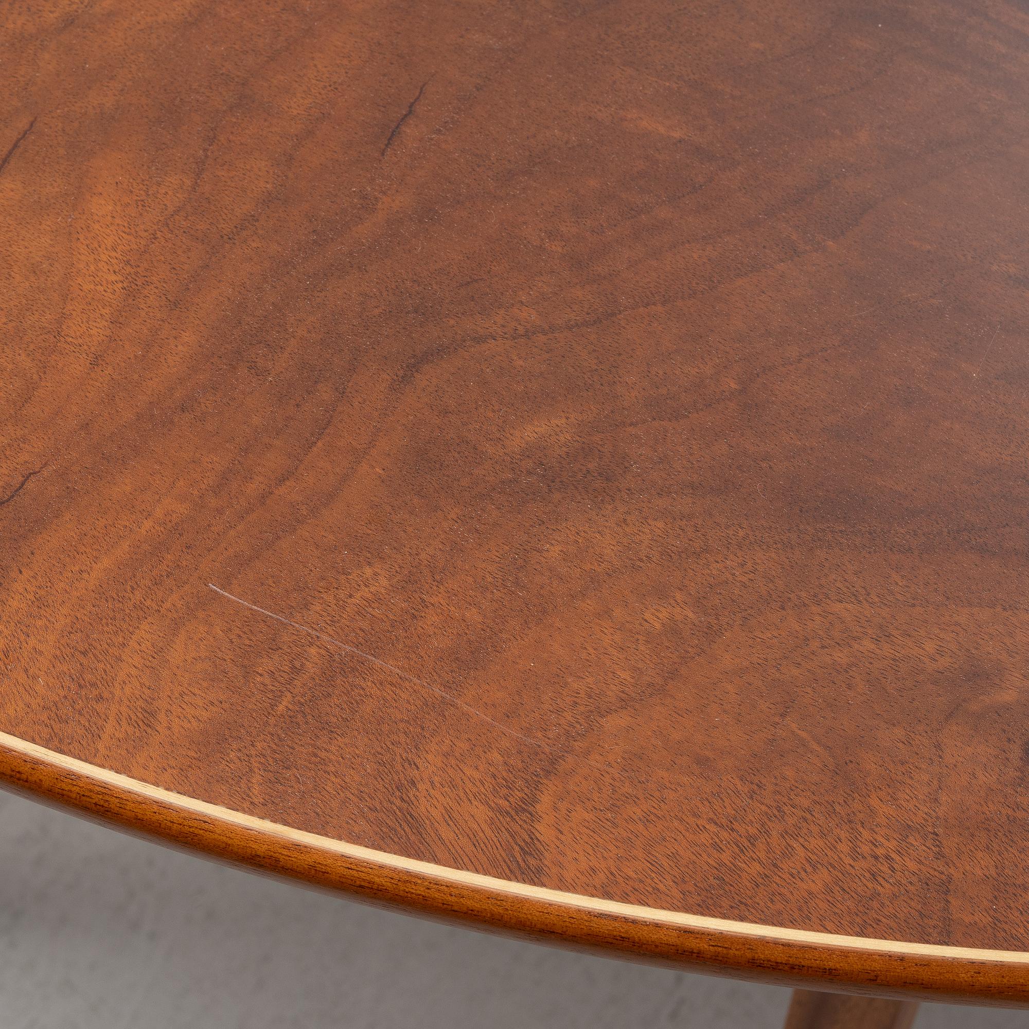 Josef Frank, matbord, modell 771. Firma Svenskt Tenn.