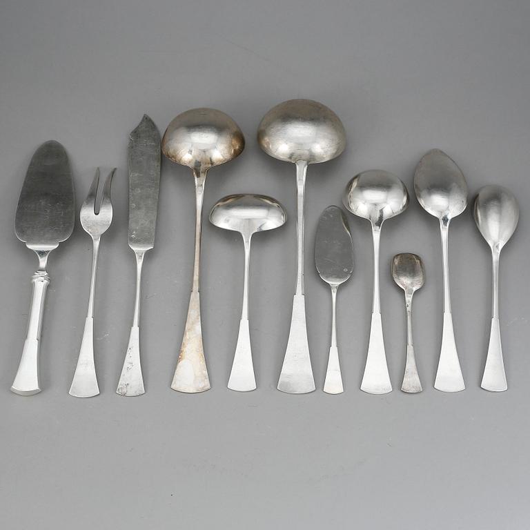 BESTICKSERVIS, 124 delar, silver, bla Österrike-Ungern 1872-1922 och Ungern 1937-1965. Total vikt ca 6841 gram.