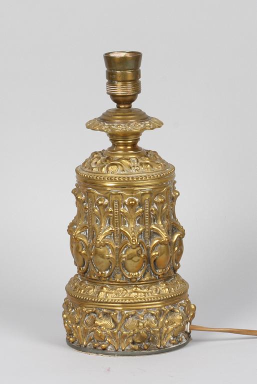 BORDSARMATUR, mässing, nyrenässans, sent 1800-tal.