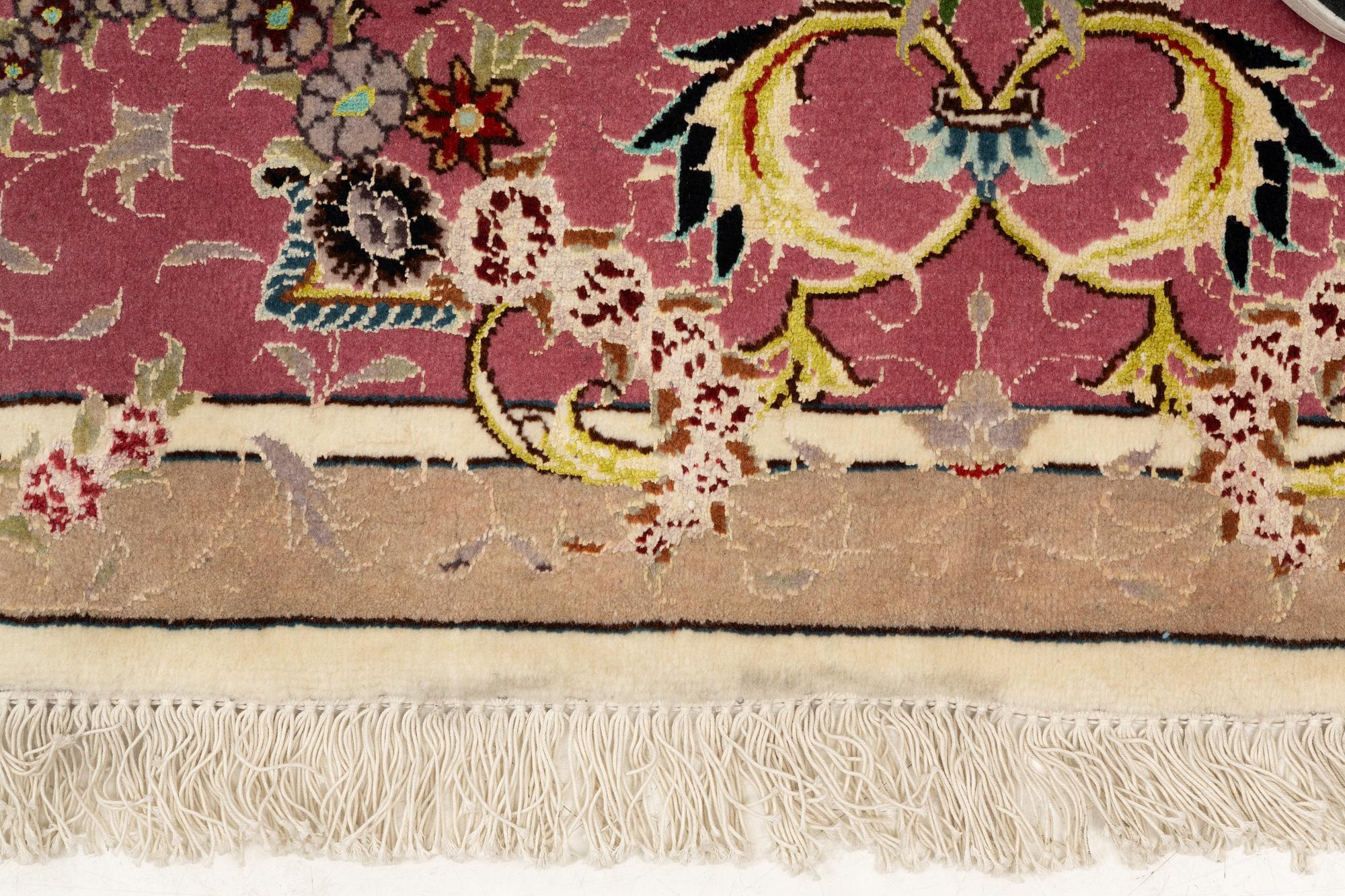 Rug, Tabriz, approx. 290 x 190 cm.