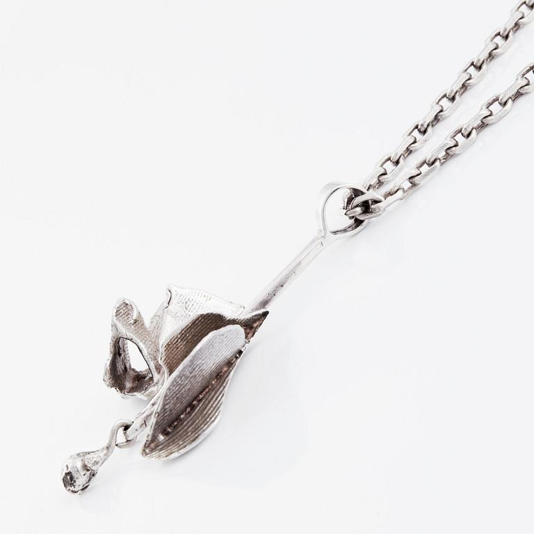Inga-Britt "Ibe" Dahlquist, a sterling silver pendant with a chain, Visby.