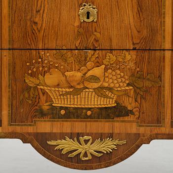 A Gustavian marquetry commode by G. Foltiern (master in Stockohlm 1771-1804).