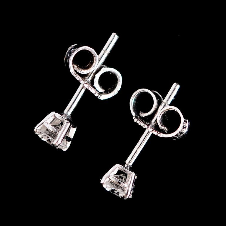 ÖRHÄNGEN, 1 par, 18 k, med briljanter tot 0.46 ct. TW.