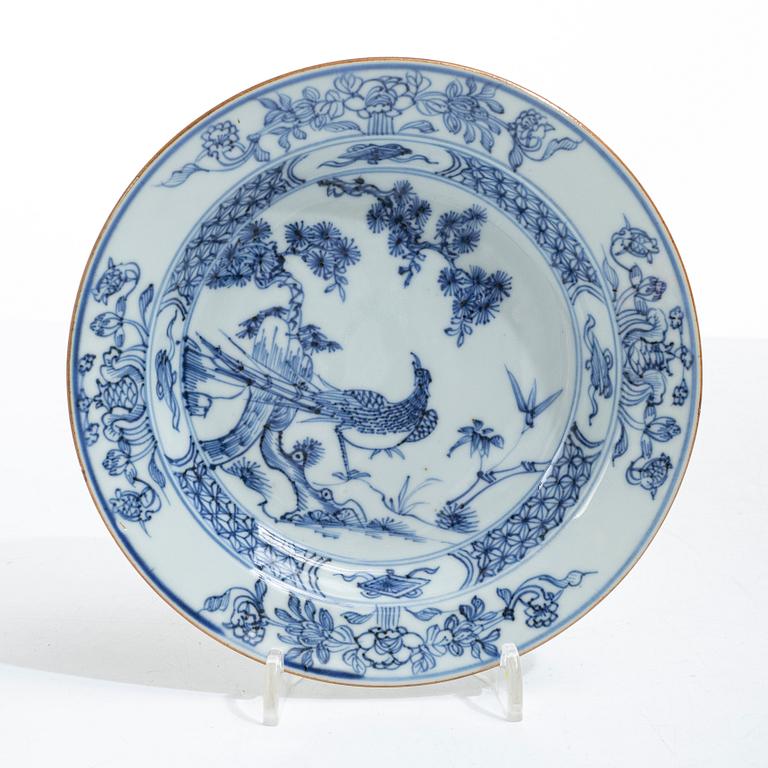 Bärtallrikar, 3 st, exportporslin, Kina, Qingdynatin 1700-tal.