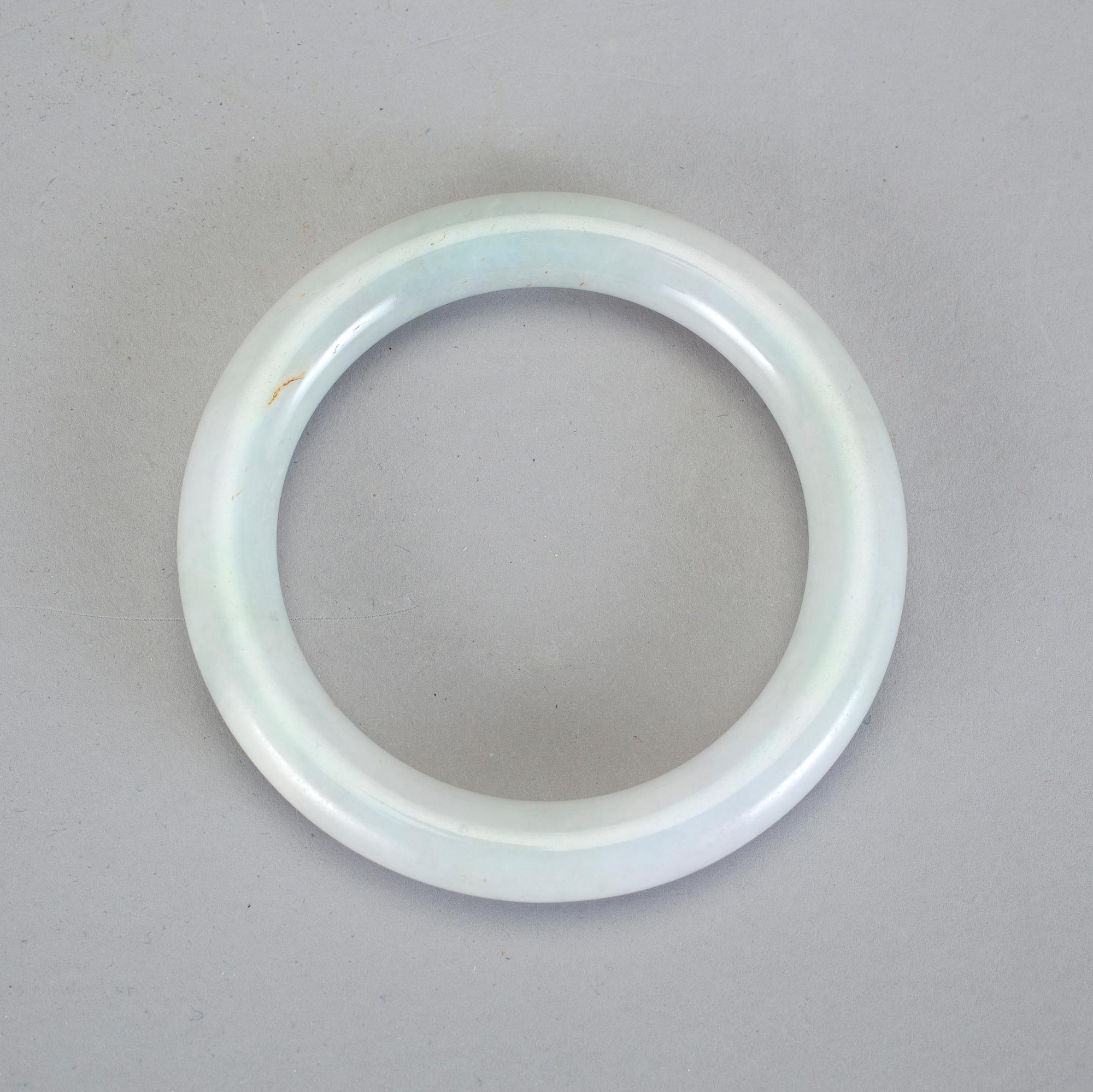 ARMRING, nefrit, troligen 1900-tal.