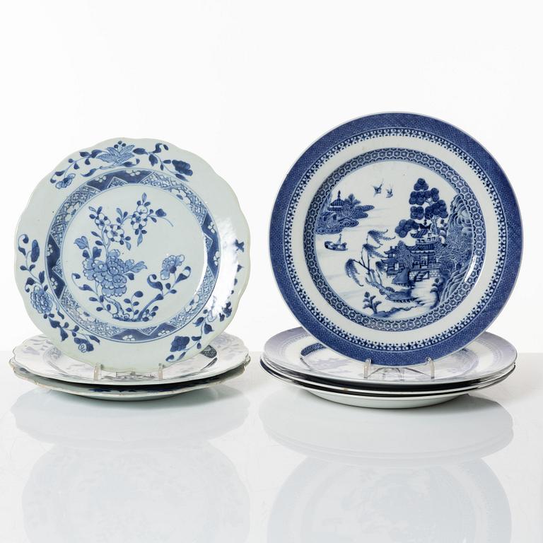 A group of nine Chinese blue and white export porcelain plates, Qing dynasty, 18th and 19th century.