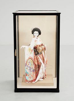 DOCKA MED MONTER, Japan, 1900-tal.
