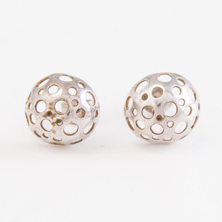 LIISA VITALI, "Leppäkerttu" sormus ja korvakorut, hopeaa, N.Westerback, Helsinki 1971.