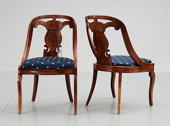 GÖTEBORGSSTOLAR, ett par, senempire, 1800-talets mitt.