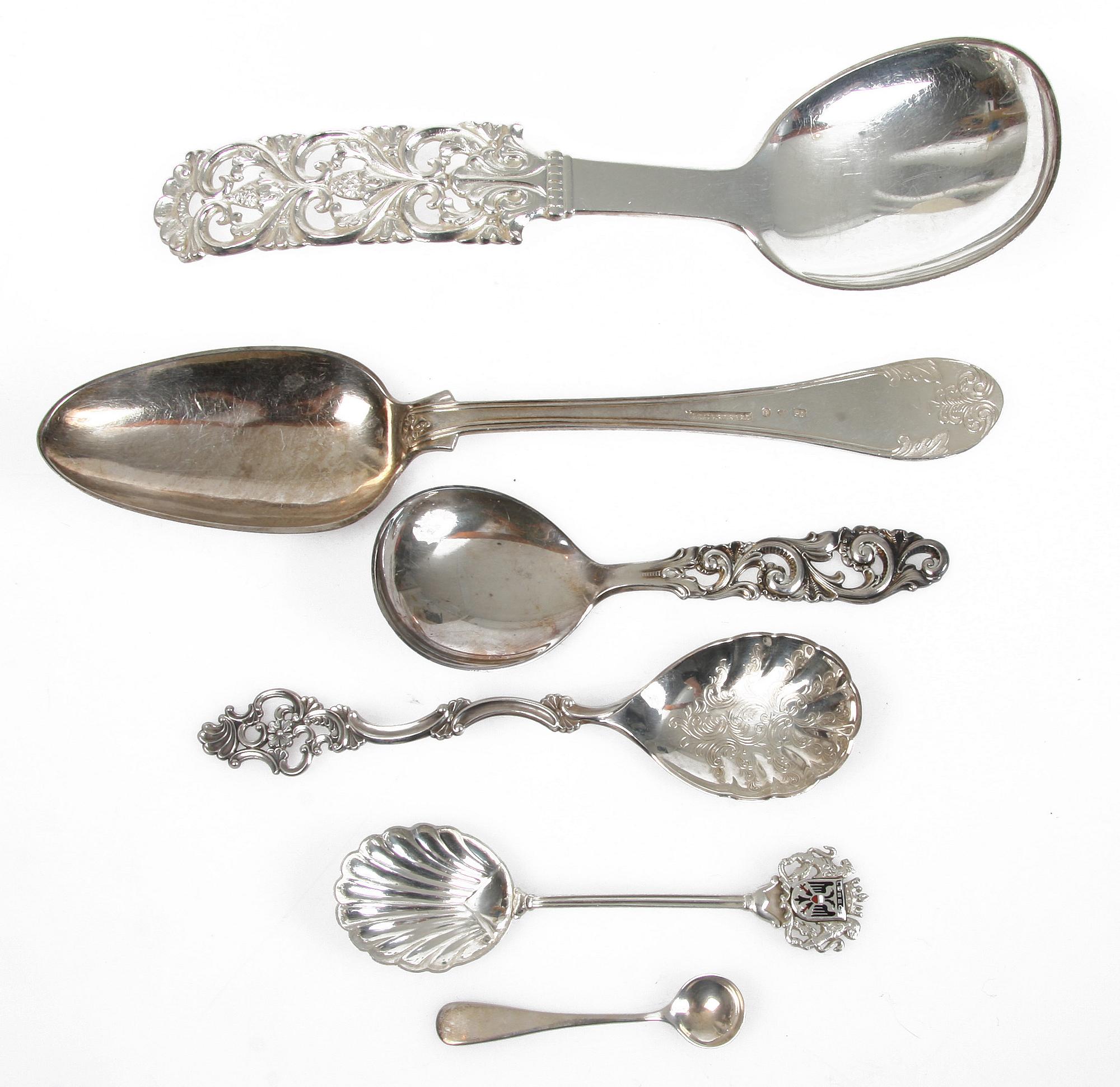 PARTI SILVER, 28 delar, mestadels Sverige och England, 1900-tal. Tot. v. 830 g.