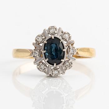 Ring, carmoséring, 18K guld med safir och små åttkantslipade diamanter.