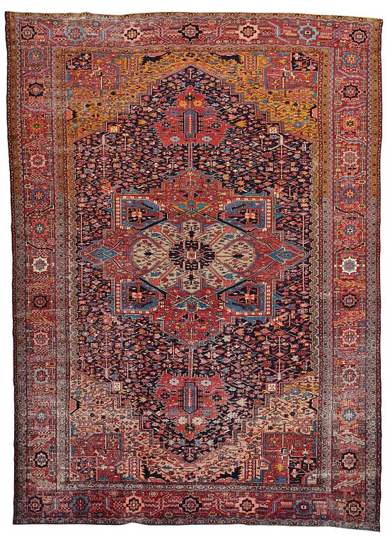 A carpet, a semi-antique West Persian, ca 466,5-470,5 x 334,5-350 cm.