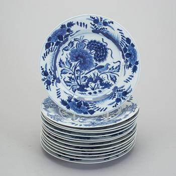 TALLRIKAR, 13 st, porslin, Kina, Qingdynastin, Kangxi (1662-1722).