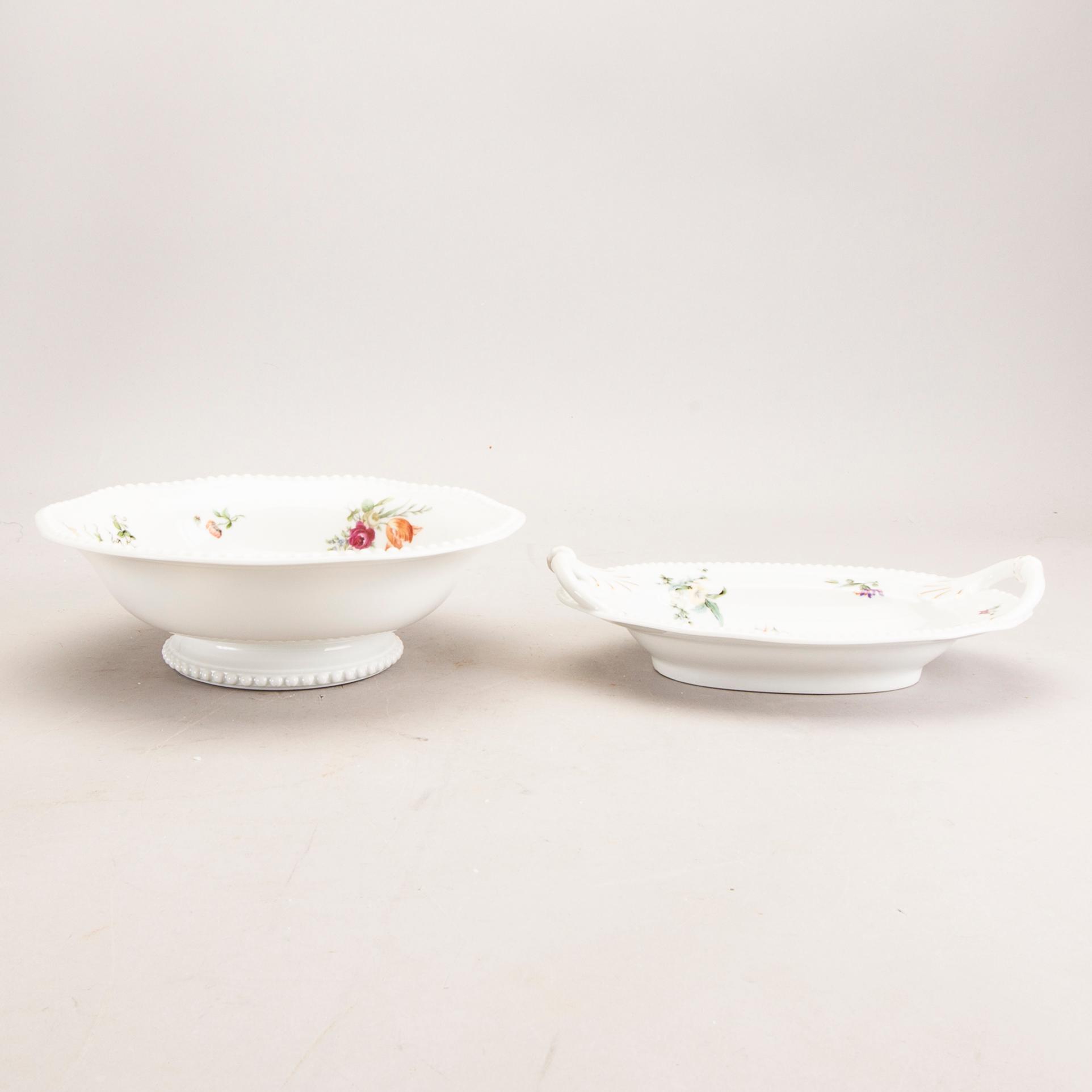 A 76 pcs Rosenthal porcelain service mid 1900s.