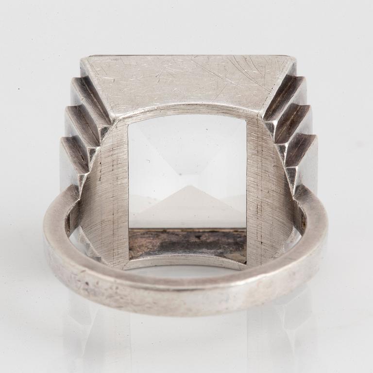 Wiwen Nilsson, ring, Lund 1965, sterling silver med fasettslipad bergkristall.