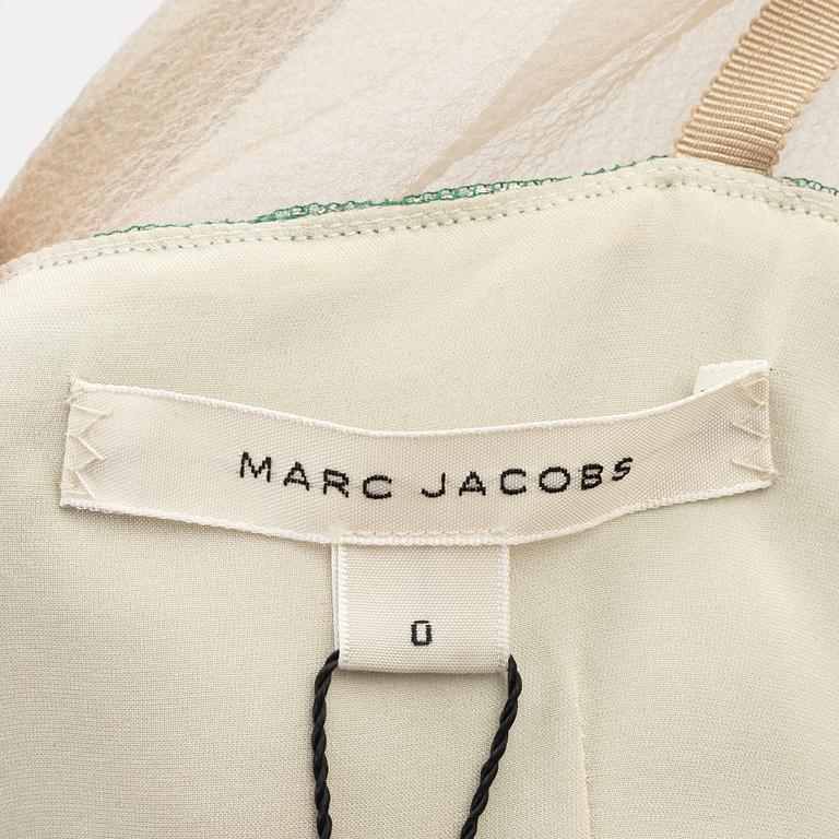 Marc Jacobs, a dress size 0.