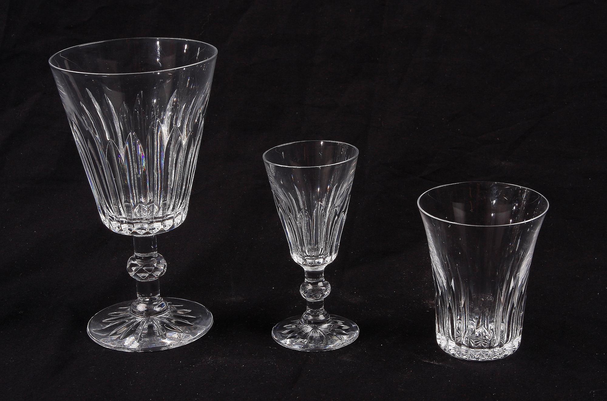 GLASSERVIS, 30 delar, glas. 1900-tal.