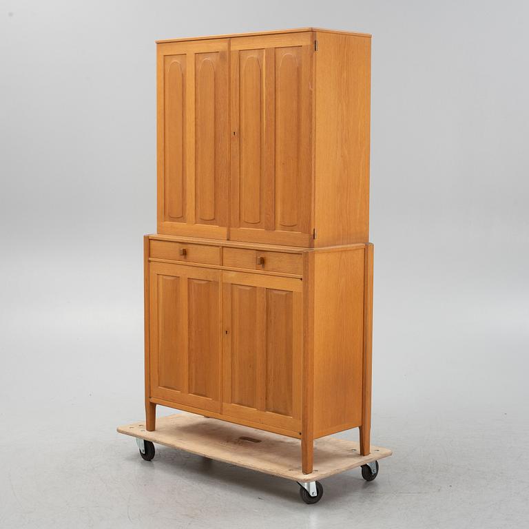 Carl Malmsten, skåp, "Calmar Slott", Åfors Möbelfabrik, 1900-talets andra hälft.