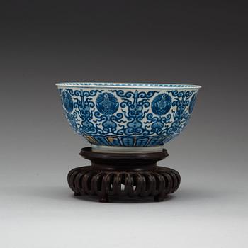 A blue and white bowl, Qing dynasty, 18th century. With Chenghuas six characters mark.
