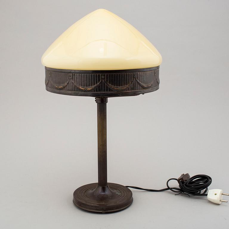 BORDSLAMPA, koppar, 1900-talets mitt.