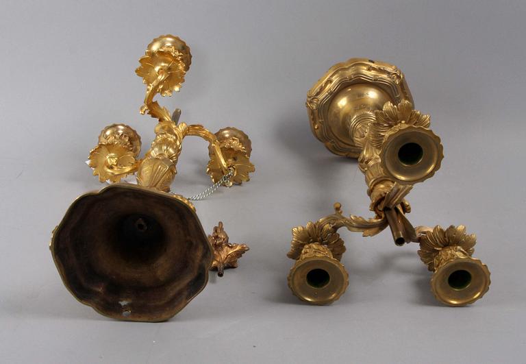 KANDELABRAR, ett par, nyrokoko, 1800/1900-tal.