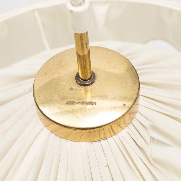 Josef Frank, taklampa, modell 2560, Firma Svenskt Tenn.