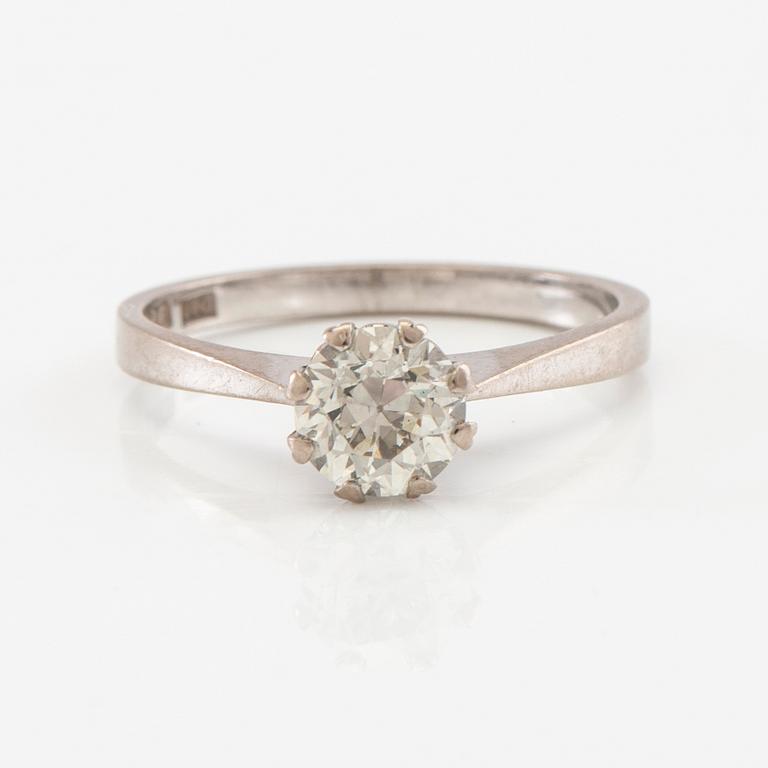 Solitaire ring in 18K white gold with a Very Faint Light Green diamond approximately 1.10 ct.