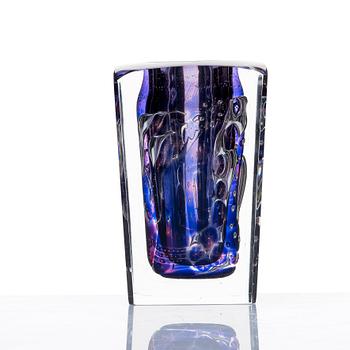 Edvin Öhrström, an 'Ariel' glass vase, Orrefors 1952.