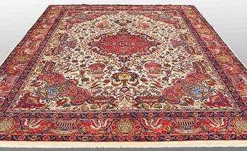 A CARPET Figural Kashmar, around 390 x 295 cm.