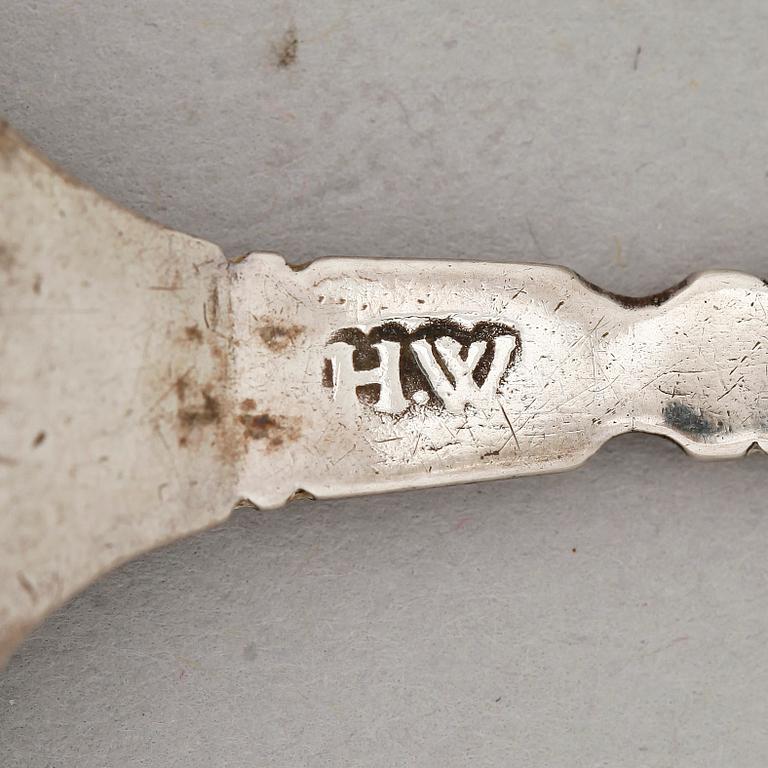 BRÄNNVINSSKED, silver, Hans Wiggman, verksam i Kalmar 1712-61. Vikt ca 24 gram.