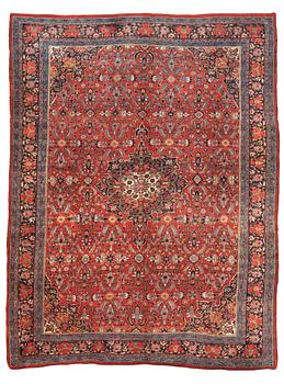 1194. SEMI-ANTIQUE BIDJAR. 364 x 266 cm.