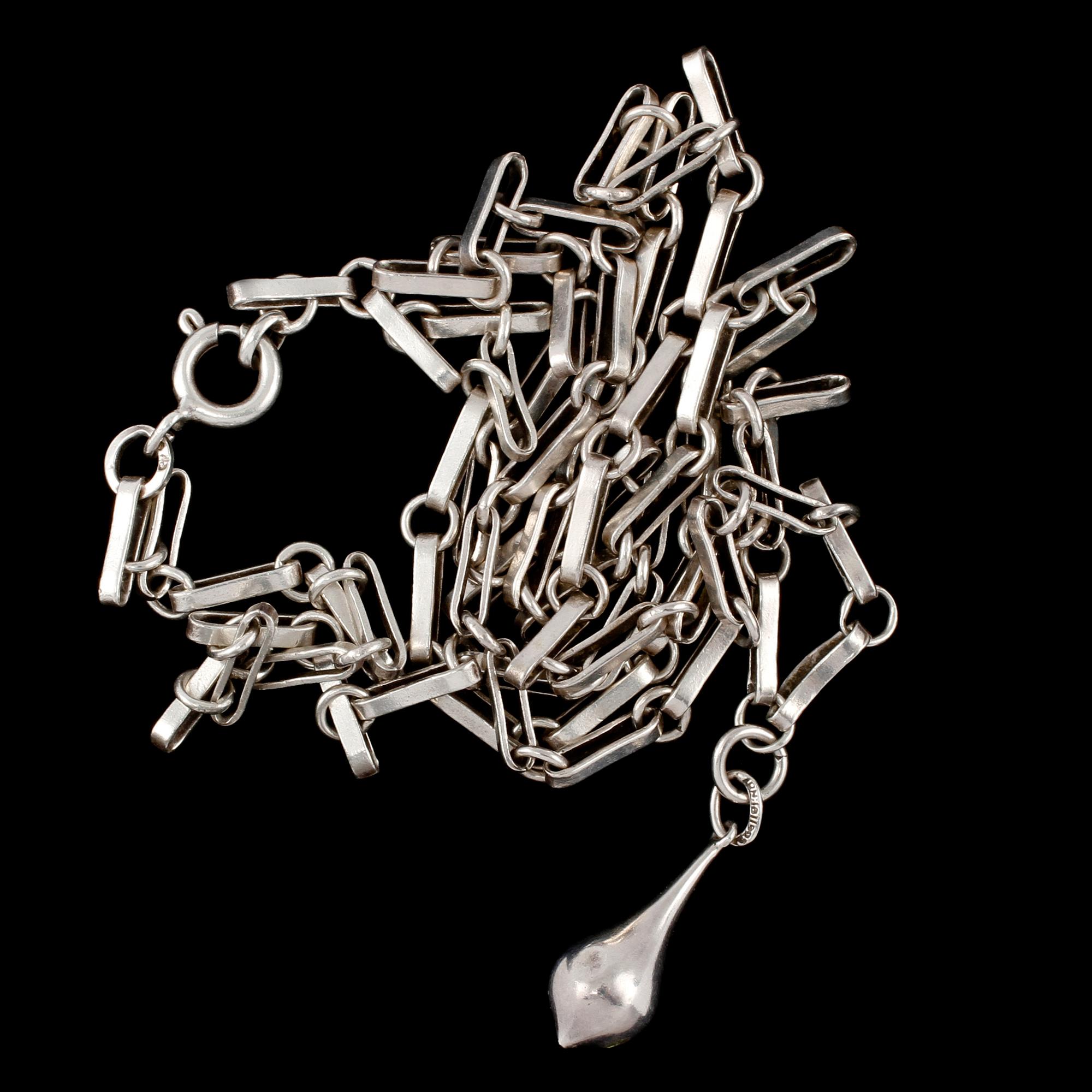 COLLIER, silver, stämpad AD, importstämplad, omkring 1900-talets tredje kvartal. Vikt 19 g.
