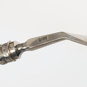 Dessertbestick, 24 delar, silver, modell  "Olga"/"Albert pattern", Francis Higgins II, London 1845.