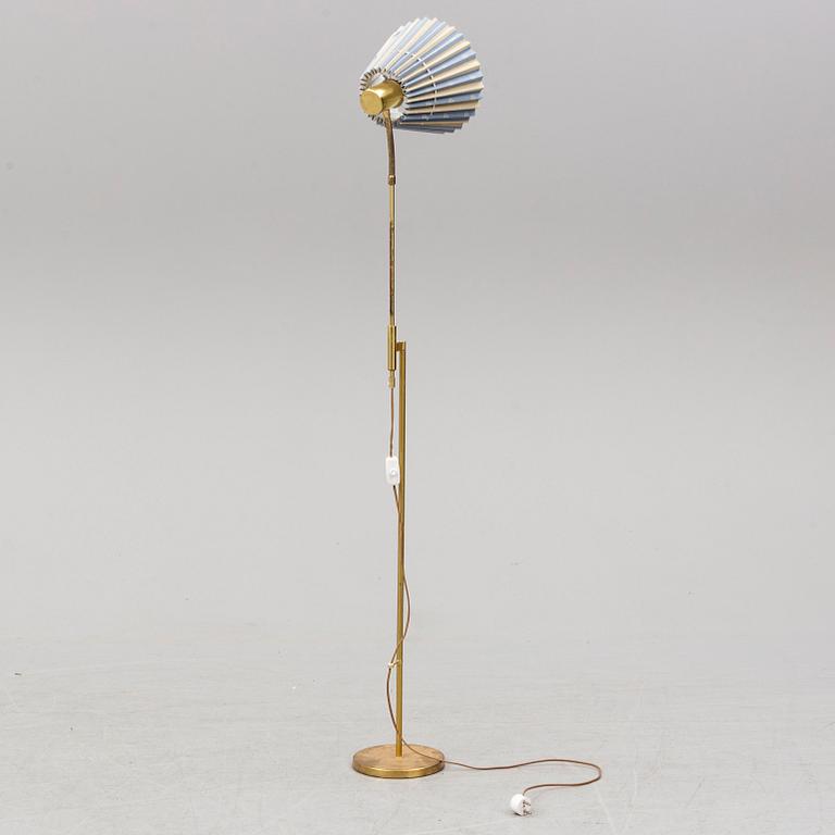 GOLVLAMPA, 1900-talets tredje kvartal.