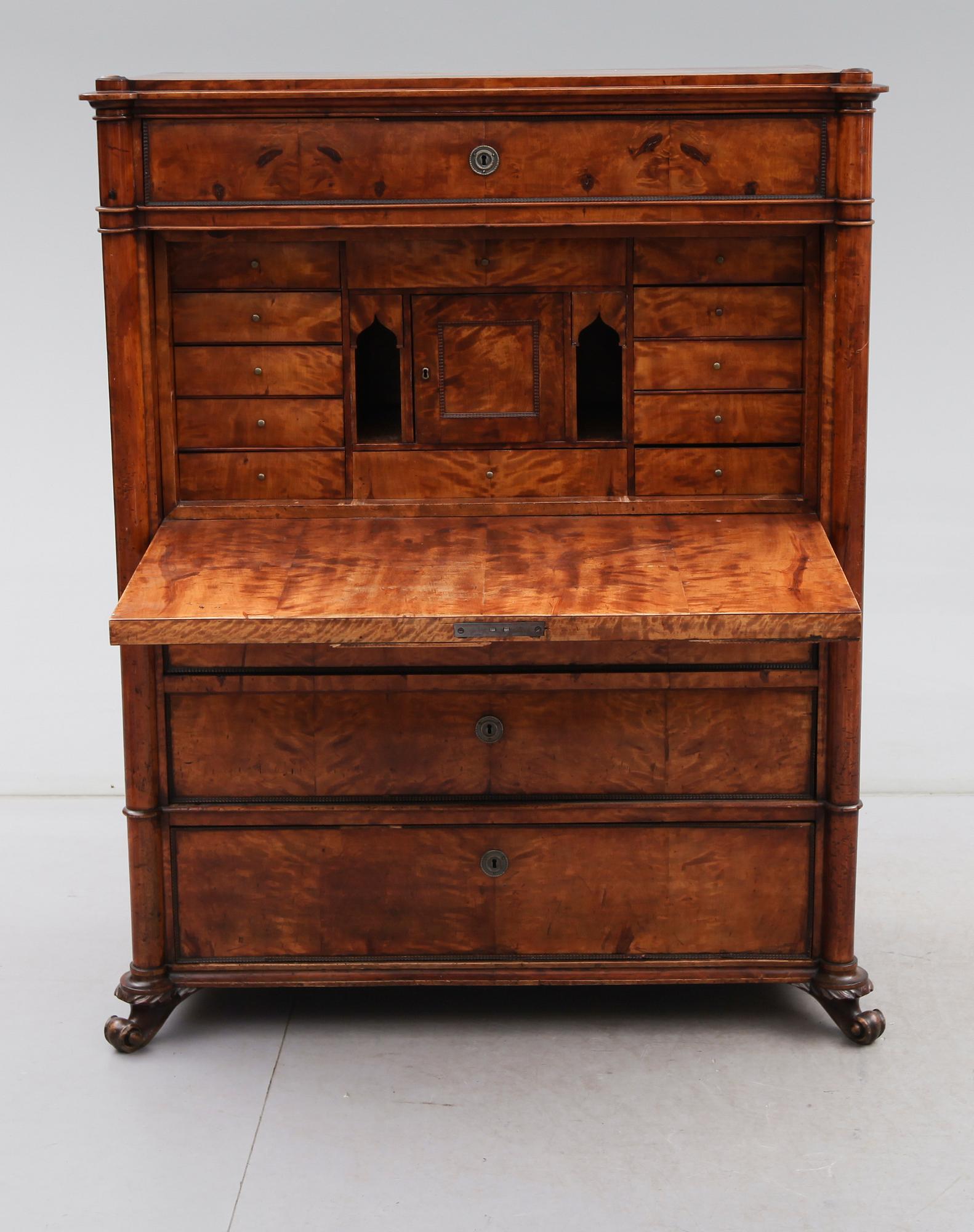 CHIFFONJÉ, 1800-talets mitt.