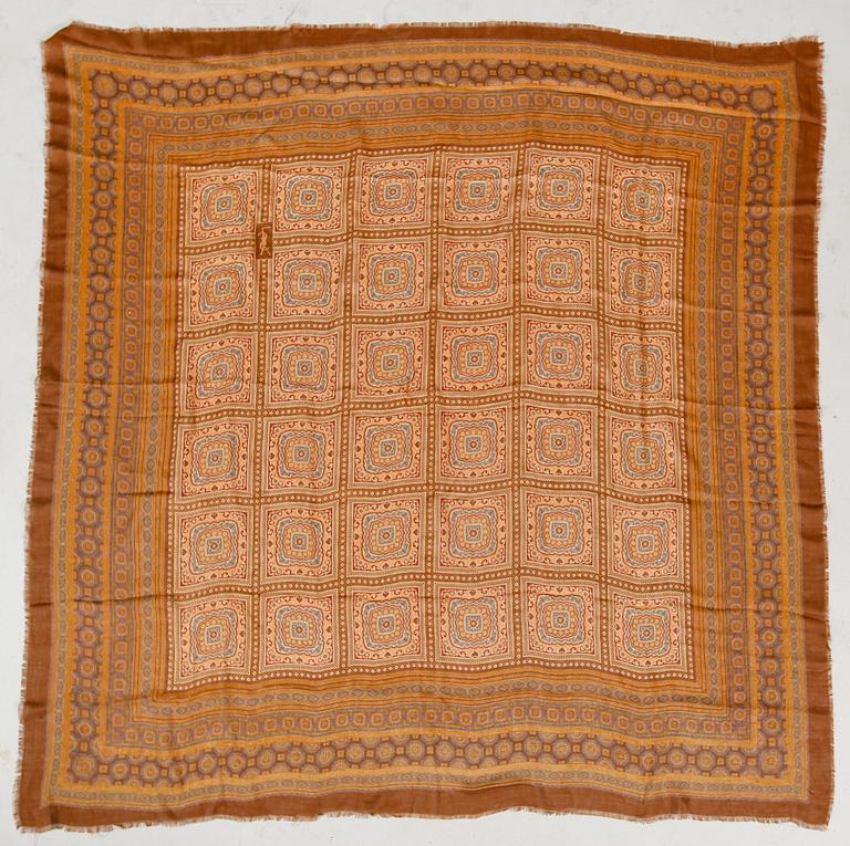 SCARF, 2 st, ull och siden, bla Yves Saint Laurent.
