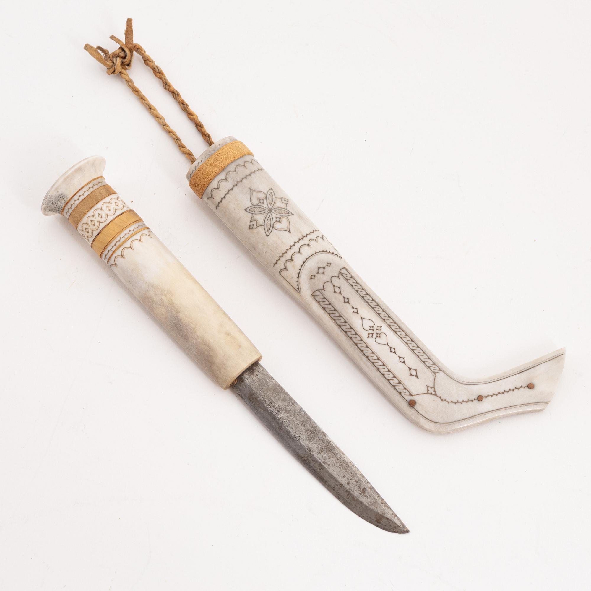 A reindeer horn knife by Thore Sunna, before 1965, signed.
