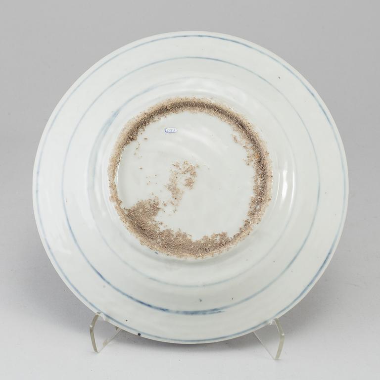 A blue and white dish, Mingdynasty (1368-1644).